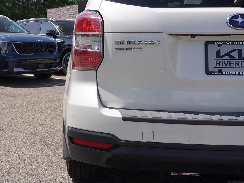 Used 2016 Subaru Forester 2.5i Premium w/ All-Weather Package AWD/4WD image 12
