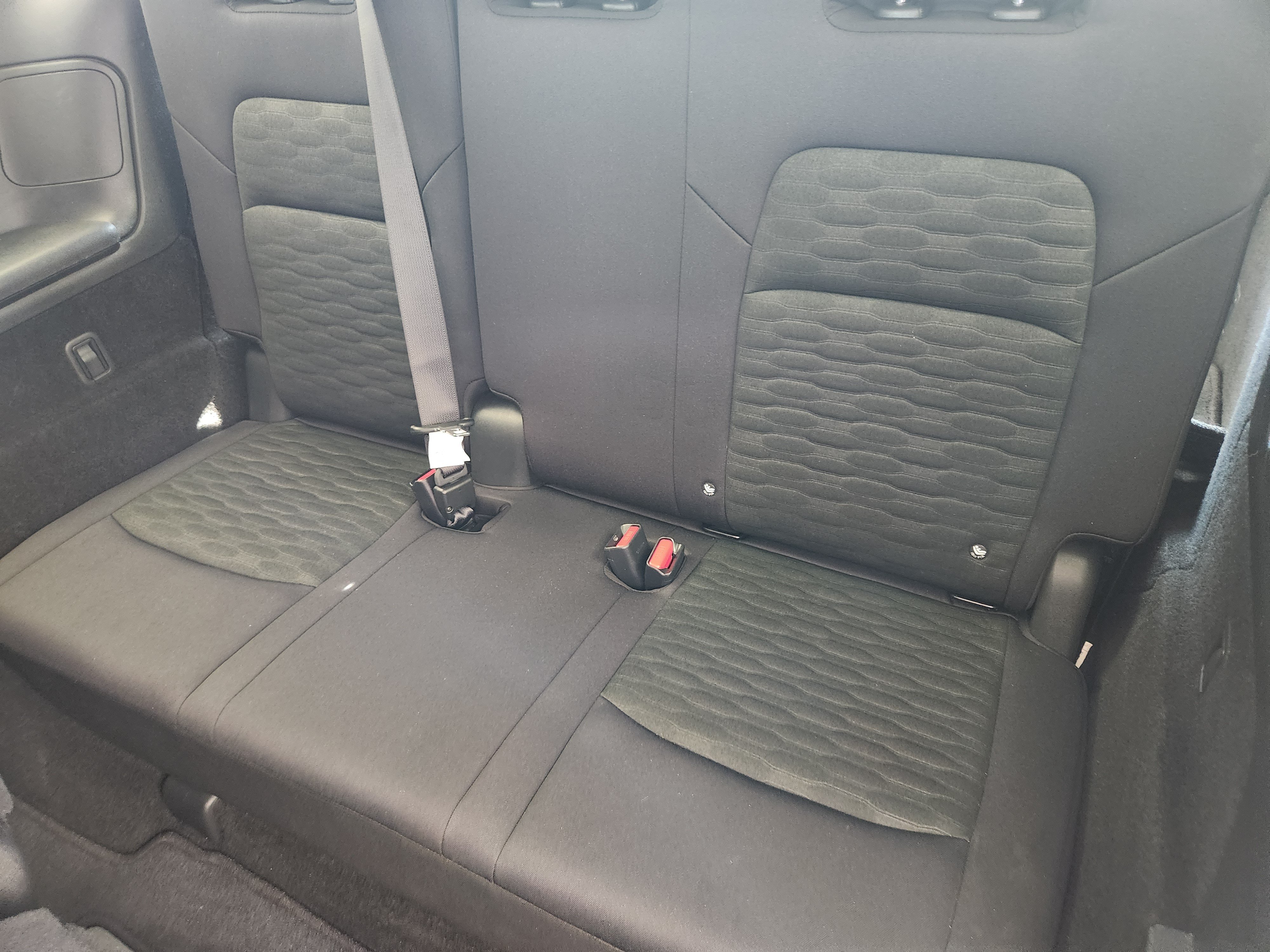 Used 2025 Nissan Pathfinder SV AWD/4WD image 32
