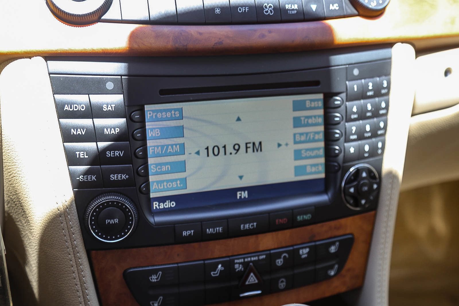 Used 2006 Mercedes-Benz CLS 500 image 23