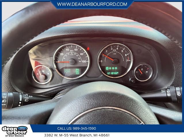 Used 2015 Jeep Wrangler Unlimited Sahara w/ Dual Top Group AWD/4WD image 13