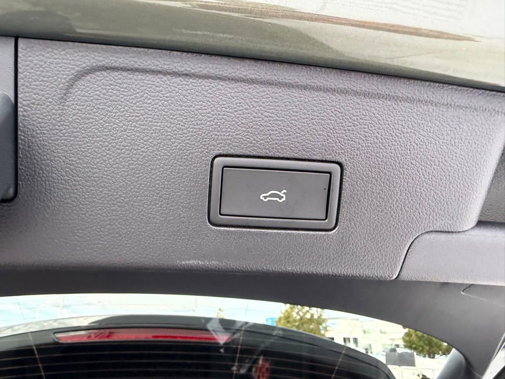 New 2026 Volkswagen Atlas Cross Sport SE image 33