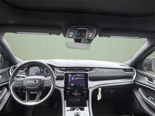 Certified 2025 Jeep Grand Cherokee Laredo X w/ Luxury Tech Group I image 24