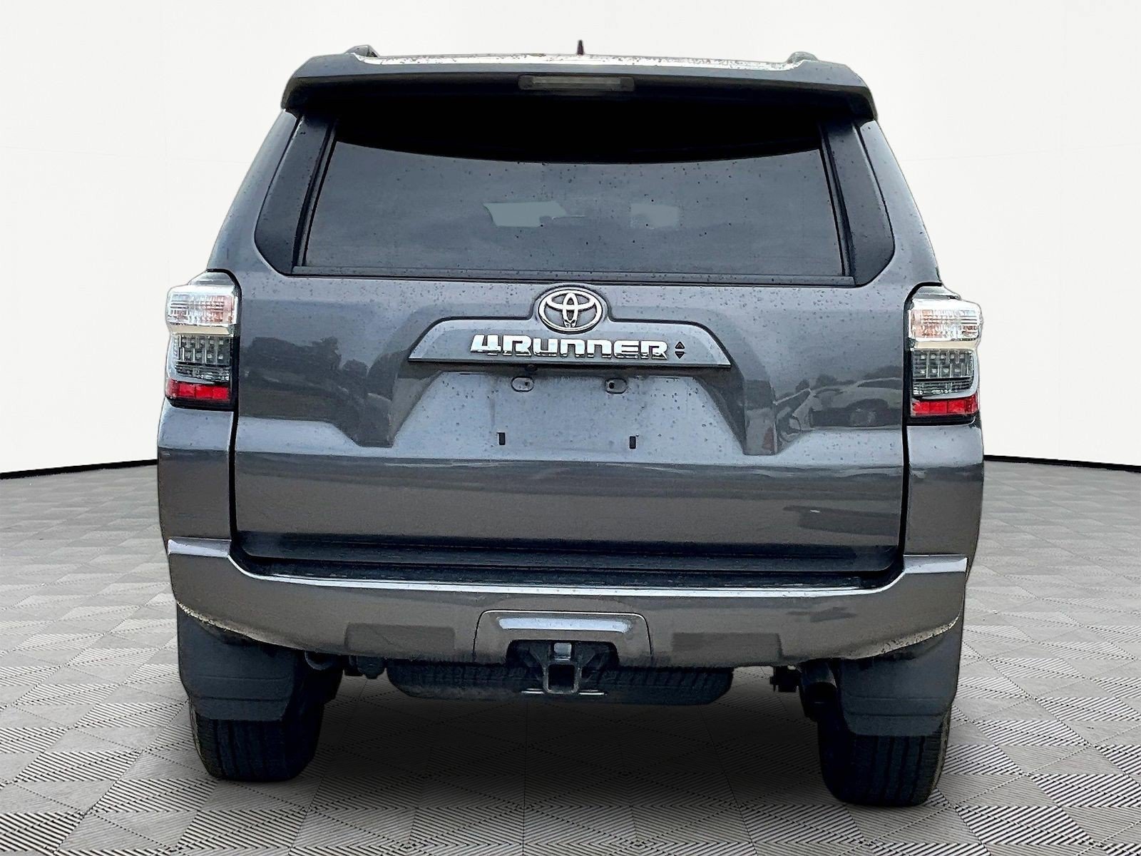 Used 2022 Toyota 4Runner SR5 Premium w/ Moonroof Package AWD/4WD image 5