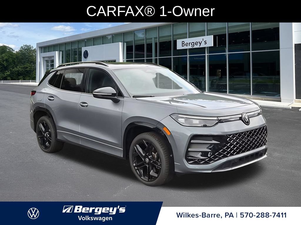 Certified 2026 Volkswagen Tiguan SE R-Line AWD/4WD image 3
