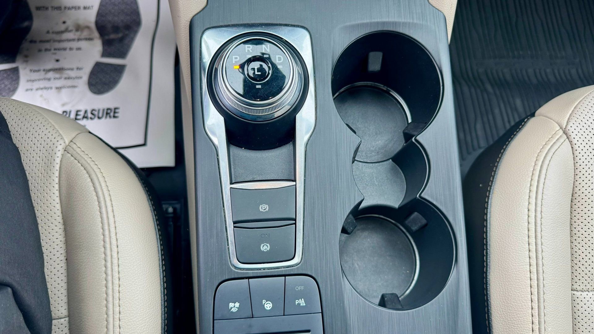 Certified 2020 Ford Escape Titanium image 27