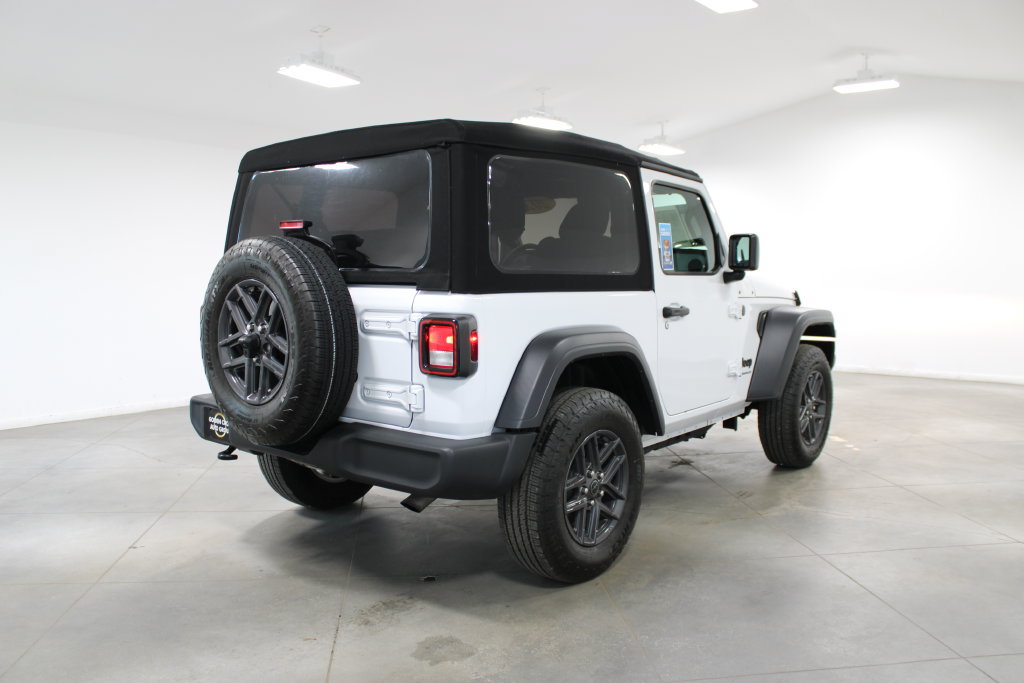 Used 2024 Jeep Wrangler Sport AWD/4WD image 9