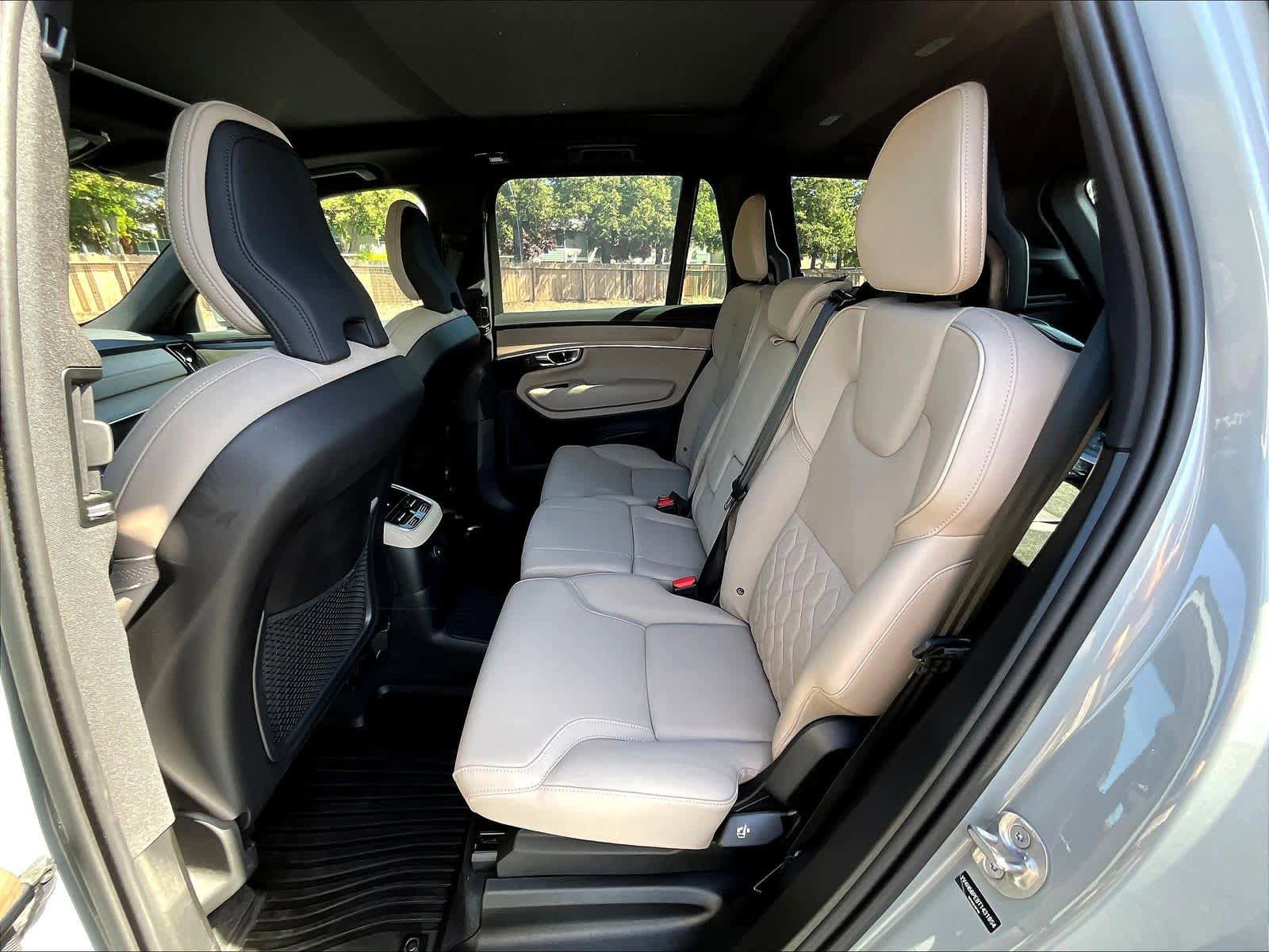 Used 2026 Volvo XC90 T8 Plus w/ Protection Package Premier image 28