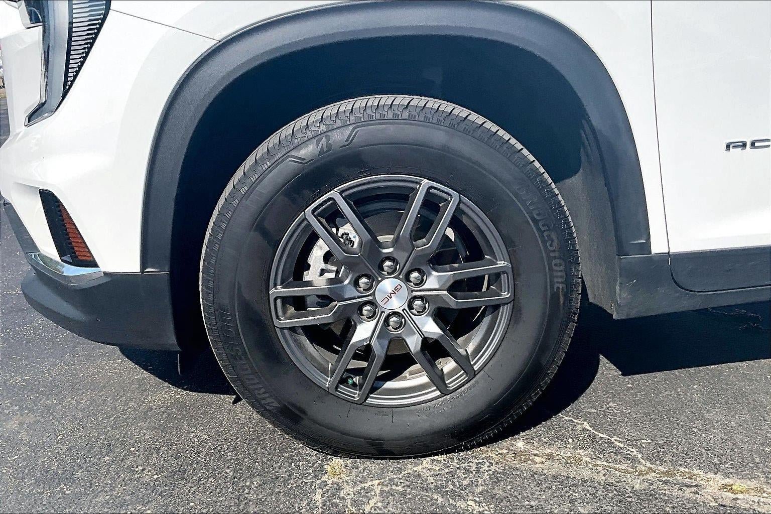 Used 2025 GMC Acadia Elevation FWD image 9