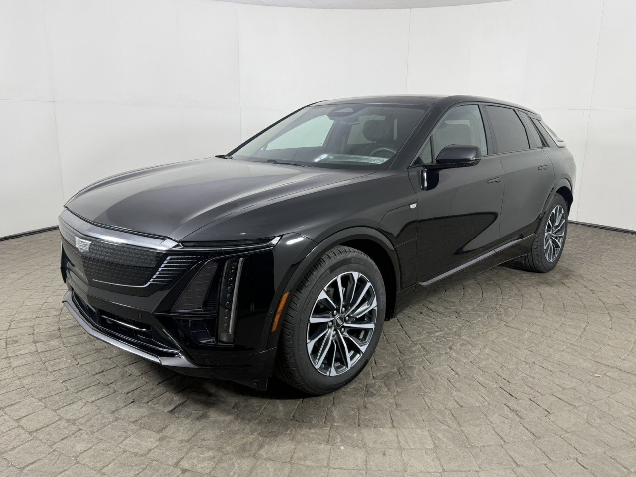 Used 2024 Cadillac Lyriq Sport image 3