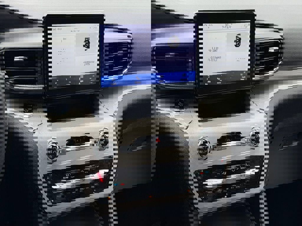 Certified 2023 Ford Explorer XLT w/ Equipment Group 202A image 33