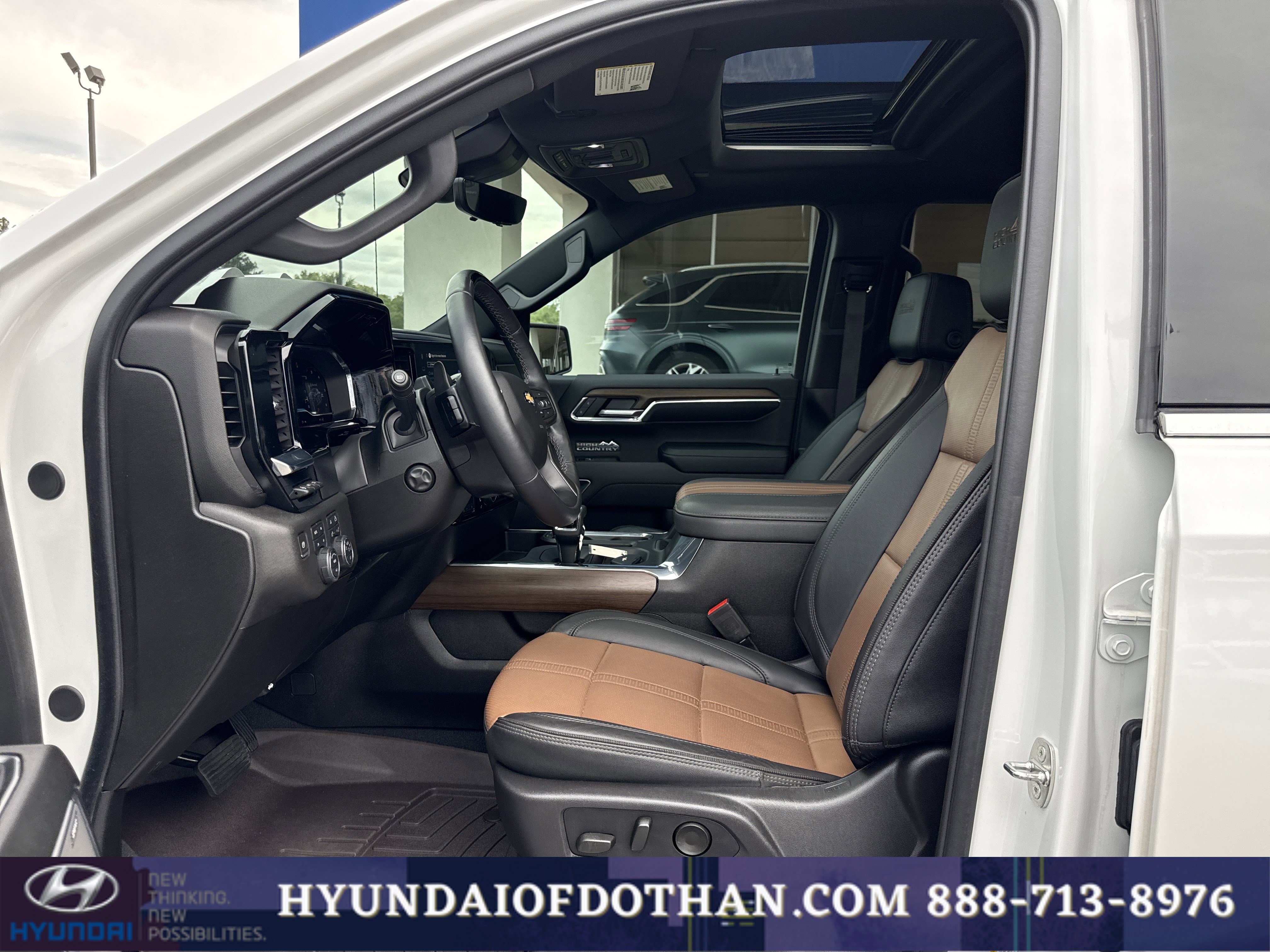 Used 2024 Chevrolet Silverado 1500 High Country w/ Technology Package AWD/4WD image 10