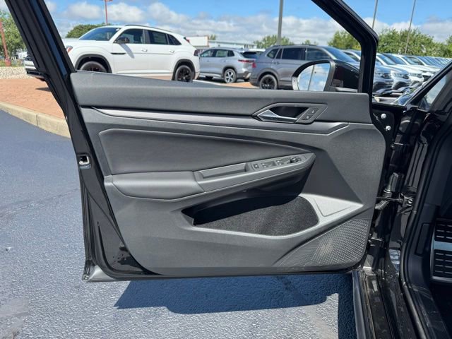 New 2025 Volkswagen GTI SE FWD image 13