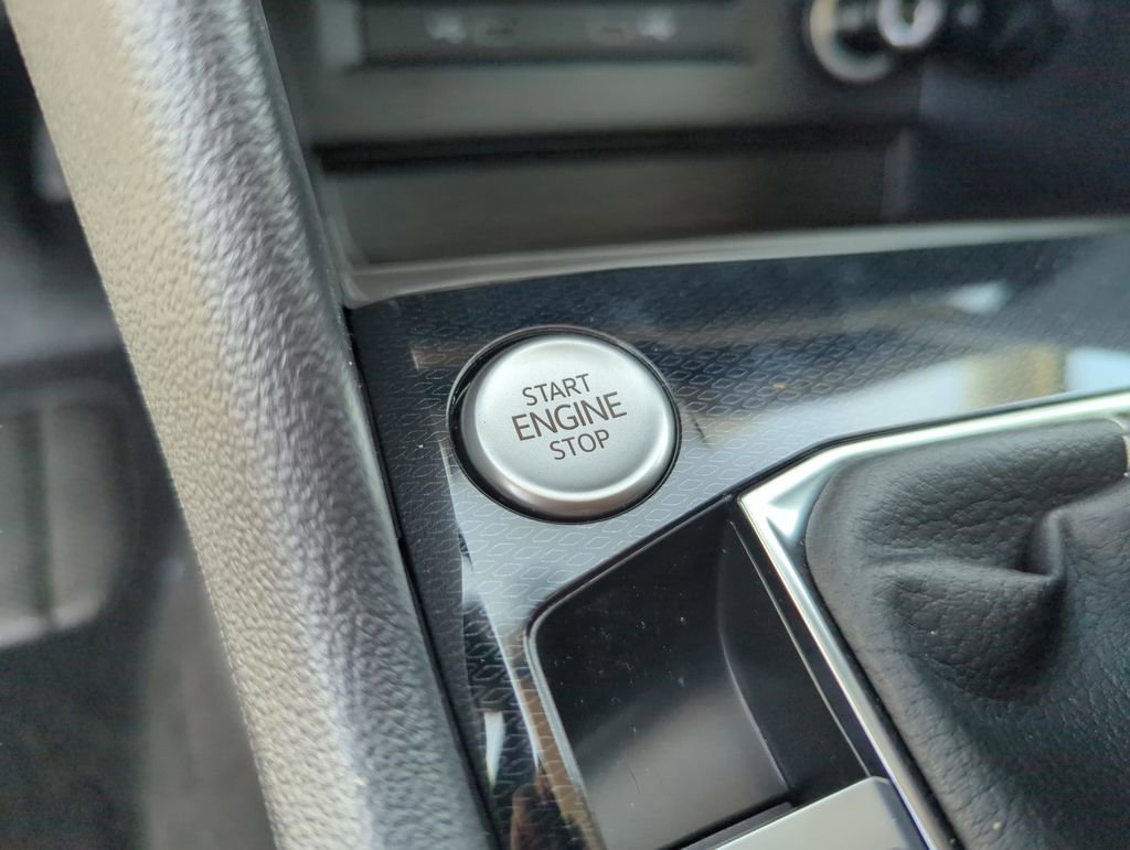 New 2026 Volkswagen Taos SE image 44