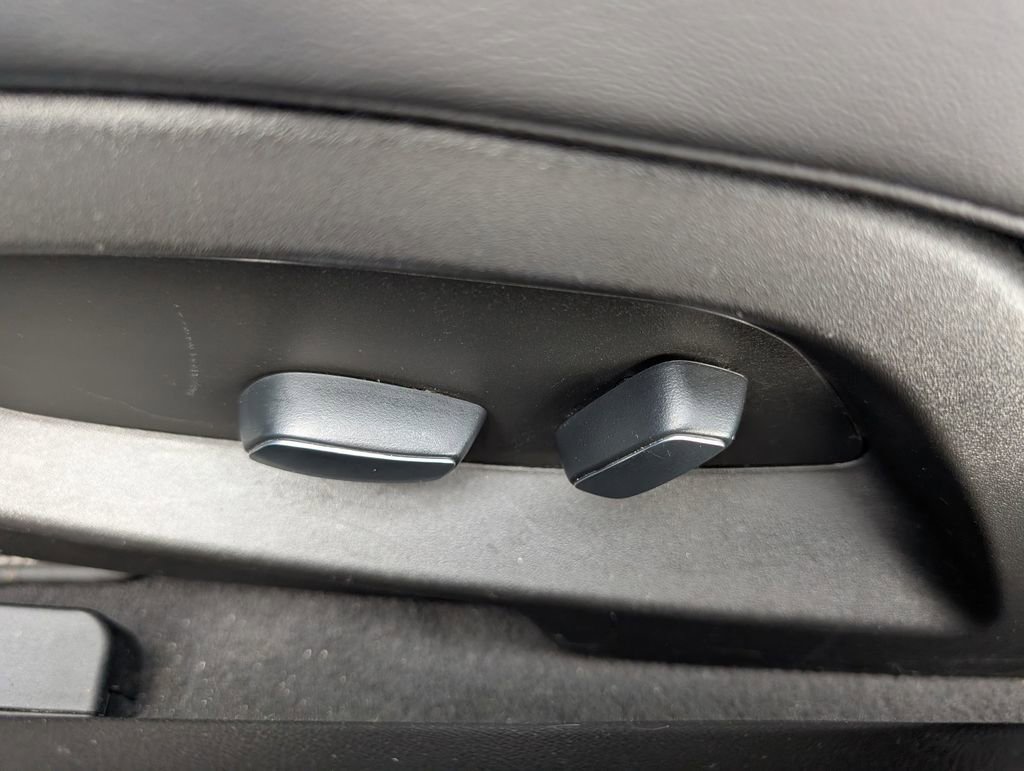 Used 2021 Chevrolet Corvette Stingray Coupe w/ 1LT image 17