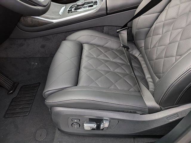 Used 2026 BMW X7 xDrive40i image 4