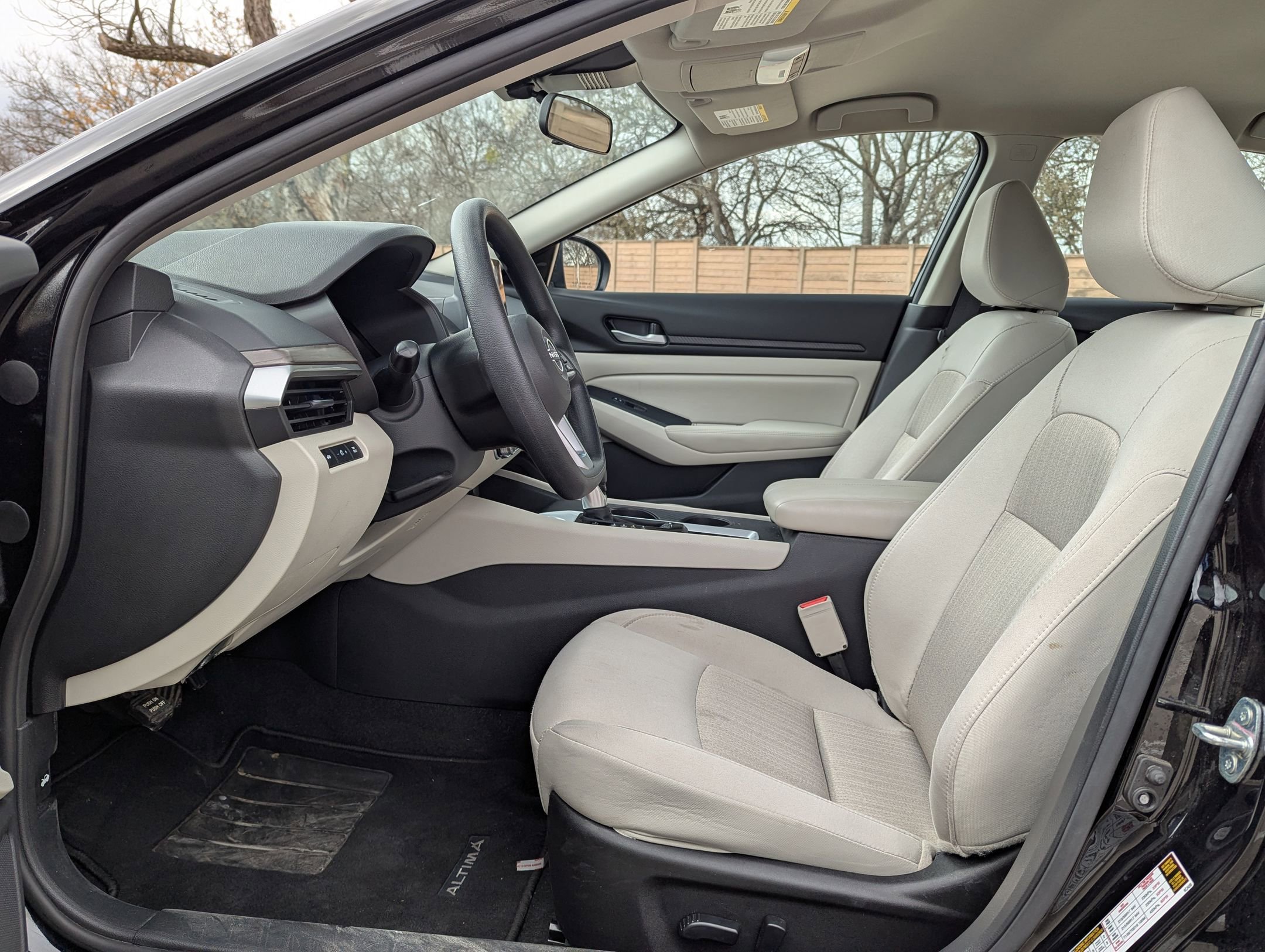 Used 2025 Nissan Altima 2.5 SV image 10