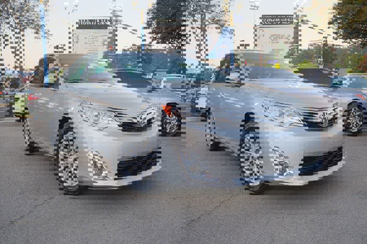 Used 2014 Toyota Camry XLE