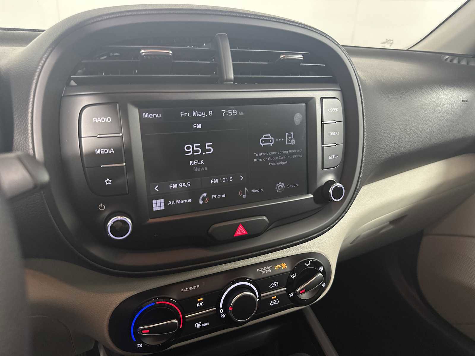 Used 2023 Kia Soul LX FWD image 30