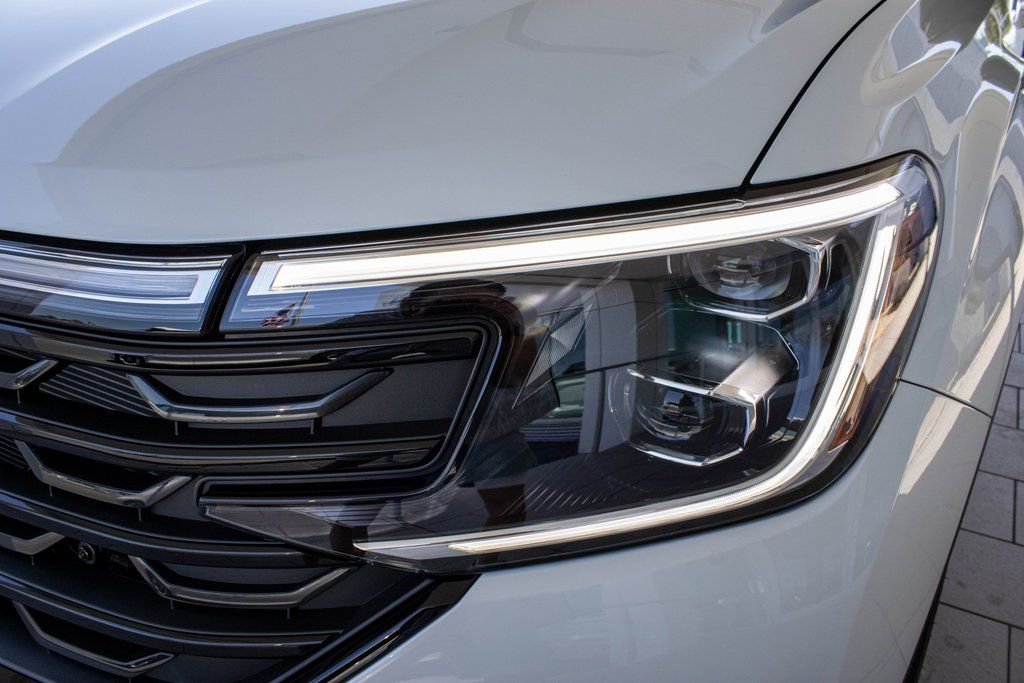 New 2025 Volkswagen Atlas Cross Sport SEL R-Line AWD/4WD image 11