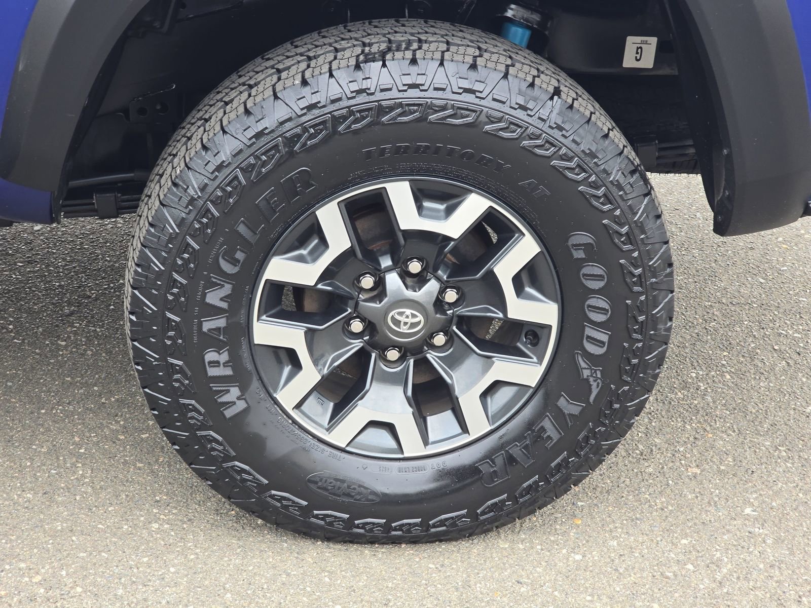 Used 2022 Toyota Tacoma TRD Off-Road image 36