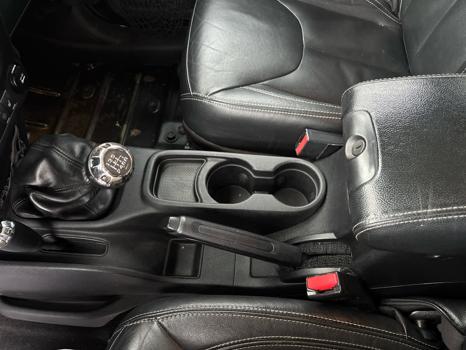 Used 2014 Jeep Wrangler Unlimited Rubicon image 34