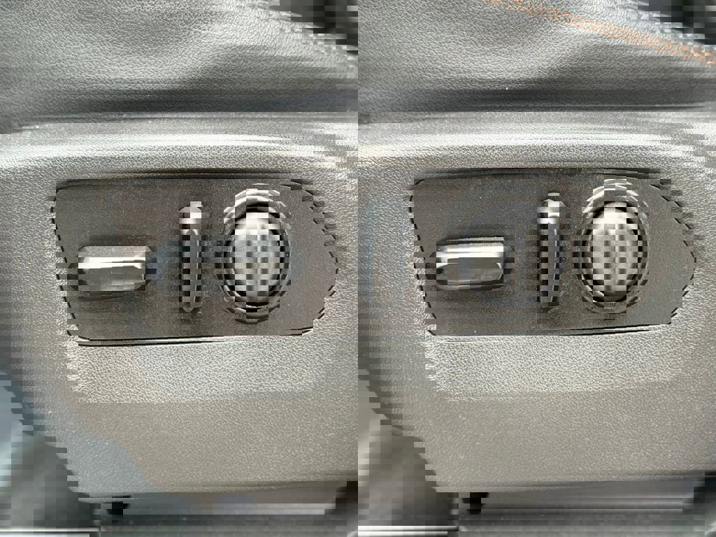 Used 2020 GMC Sierra 2500 AT4 w/ Technology Package image 21