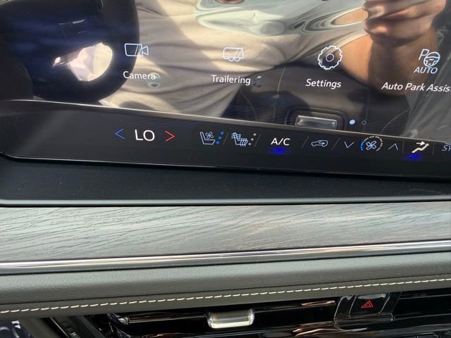 New 2026 Chevrolet Tahoe Premier w/ Sun And Tow Package AWD/4WD image 12