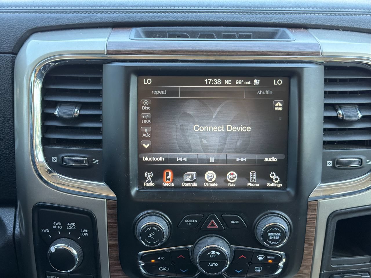 Used 2013 RAM 1500 Laramie w/ Convenience Group AWD/4WD image 16