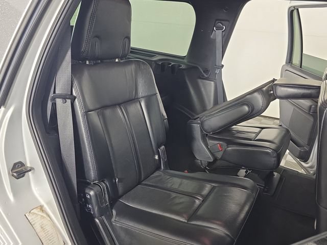 Used 2017 Lincoln Navigator Select AWD/4WD image 29