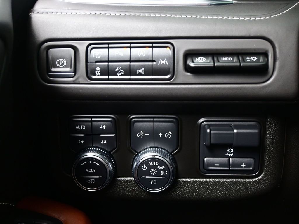 Used 2023 GMC Yukon Denali Ultimate image 19