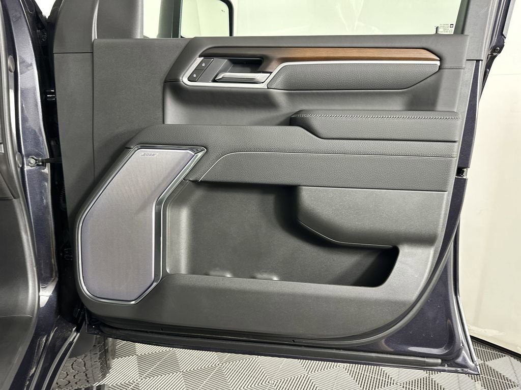 New 2025 GMC Sierra 2500 Denali w/ Denali Reserve Package image 13