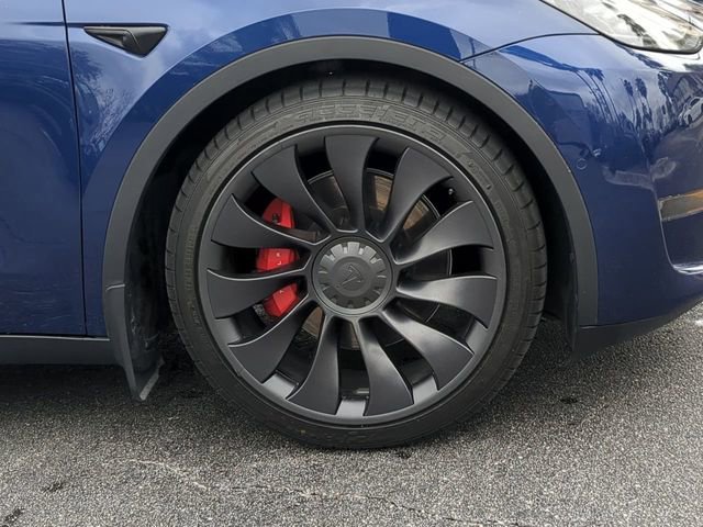 Used 2022 Tesla Model Y Performance image 11