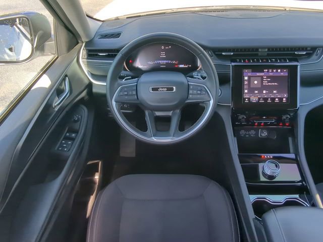 Certified 2023 Jeep Grand Cherokee Laredo image 18