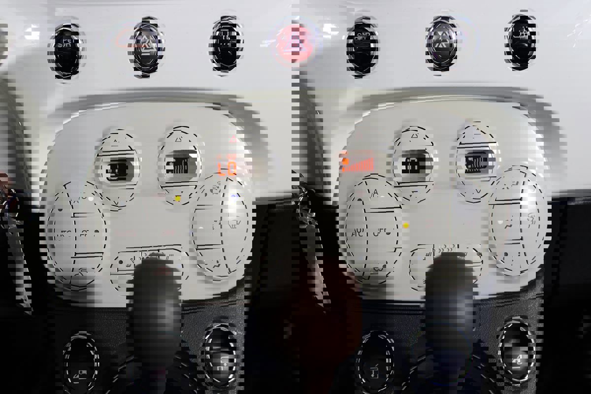 Used 2019 FIAT 500 Lounge image 20