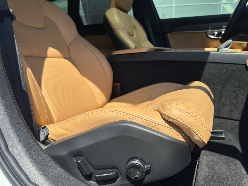 Certified 2025 Volvo V90 B6 Cross Country Ultra AWD/4WD image 28