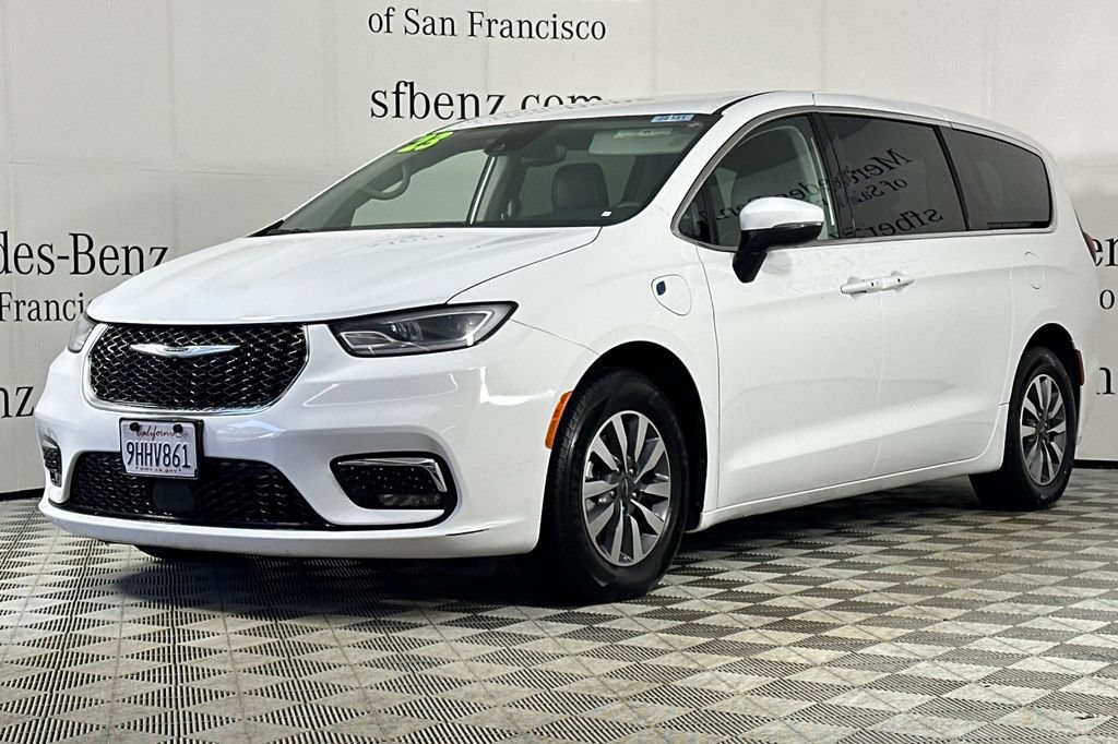 Used 2023 Chrysler Pacifica Touring-L FWD image 8