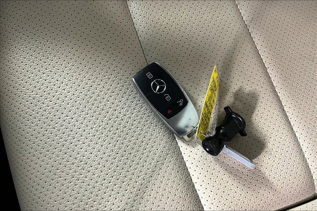 Used 2021 Mercedes-Benz GLE 350 w/ Premium Package image 10