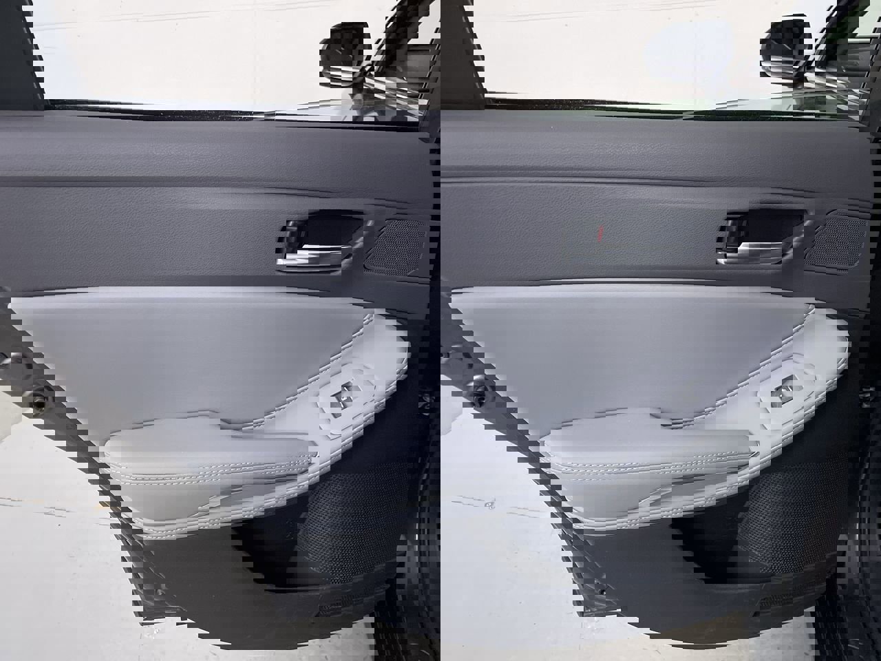 Used 2019 Toyota Avalon XLE w/ Moonroof Package image 20