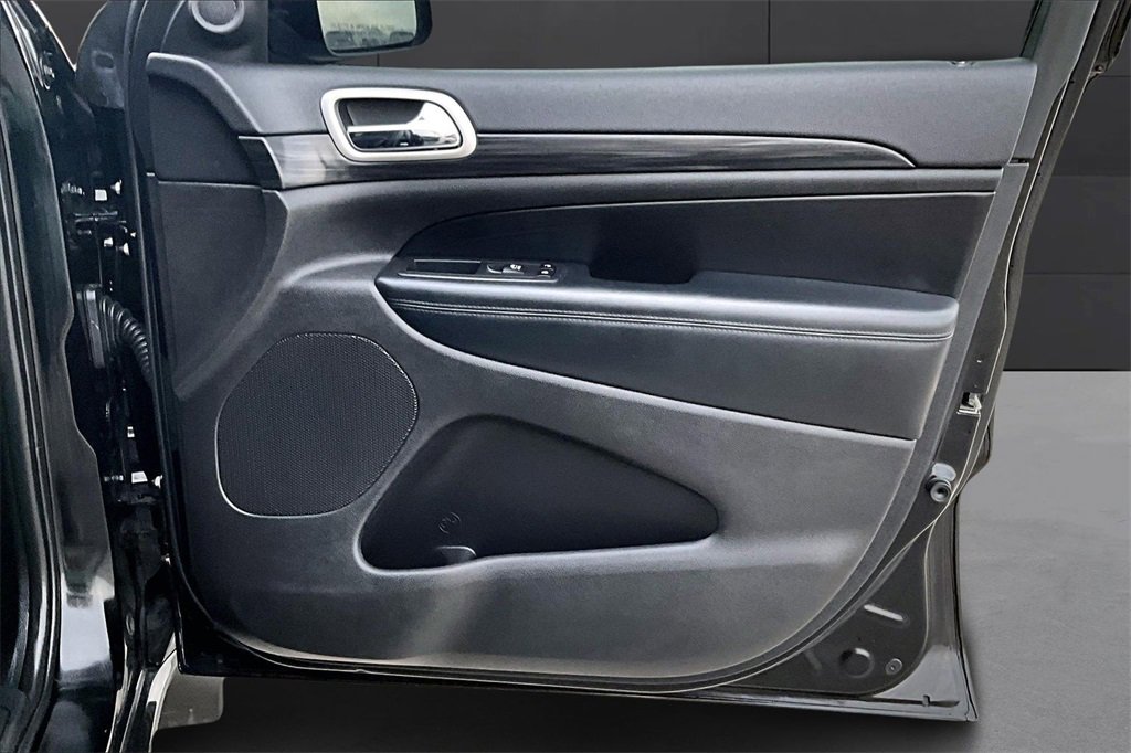 Used 2020 Jeep Grand Cherokee Altitude image 17