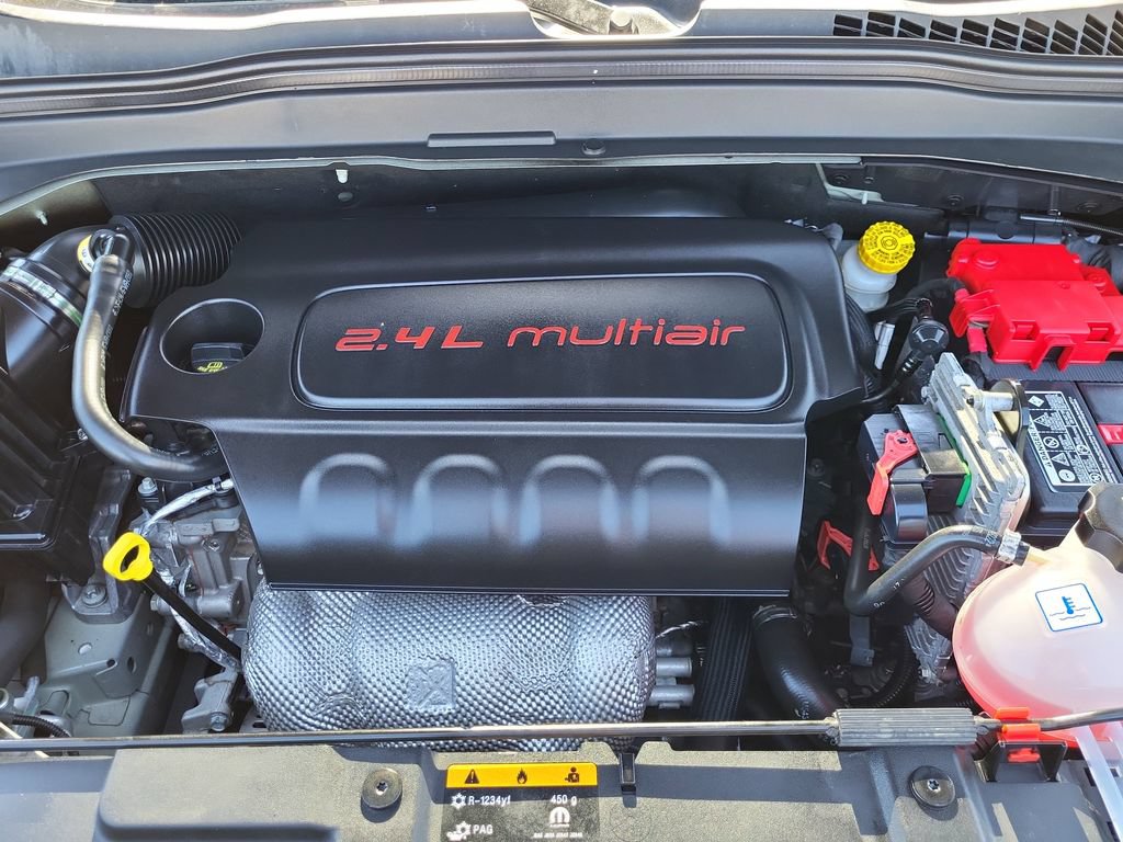 Used 2019 Jeep Renegade Latitude w/ Cold Weather Group AWD/4WD image 23