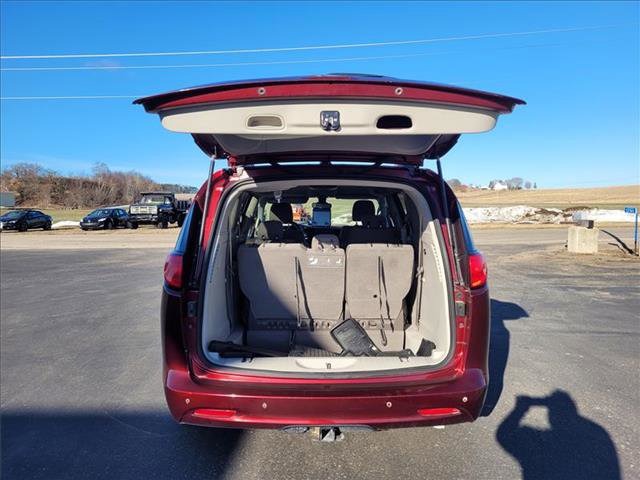 Used 2017 Chrysler Pacifica LX w/ Safetytec Group image 7