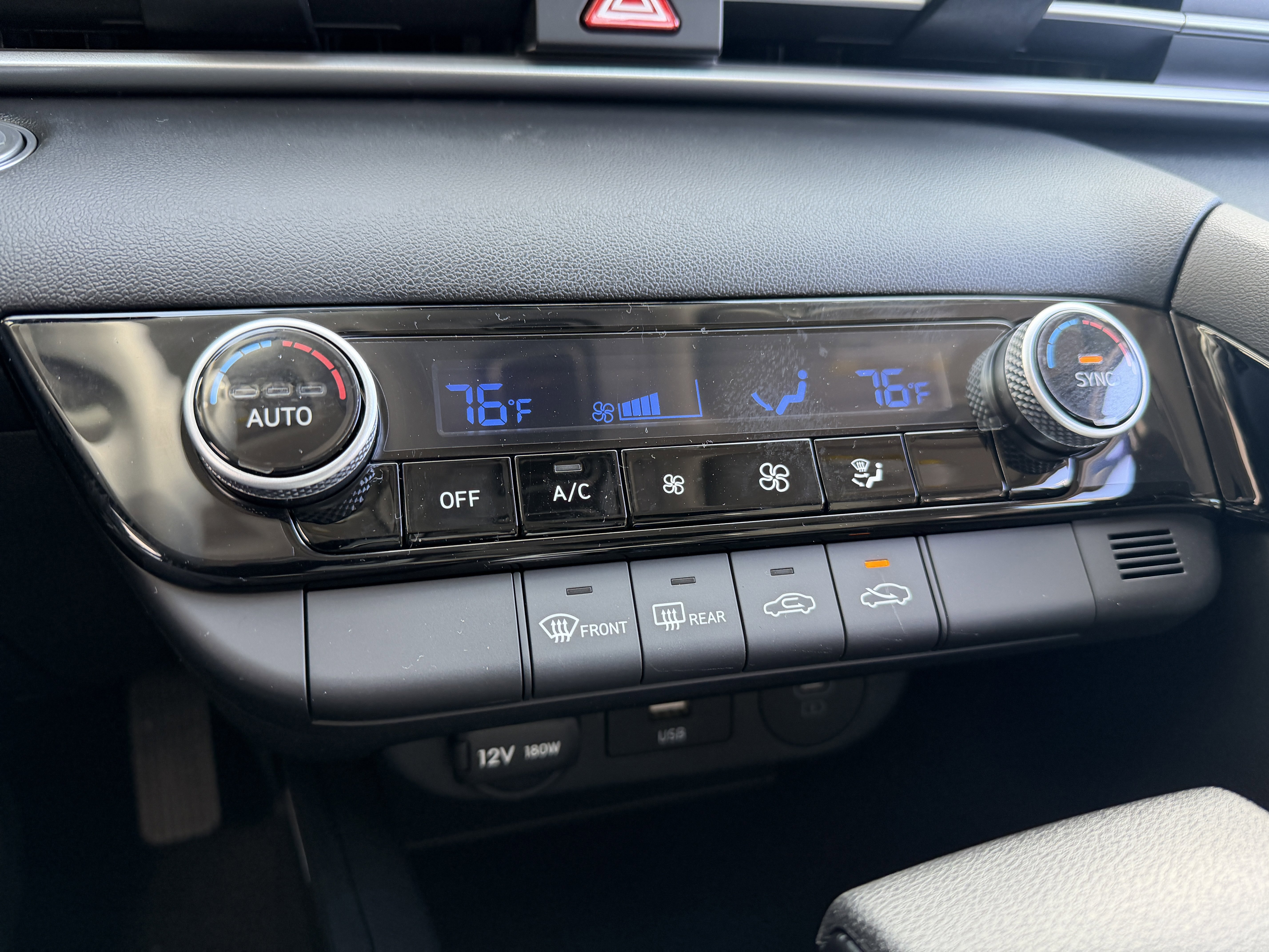 New 2026 Hyundai Elantra Hybrid FWD image 33