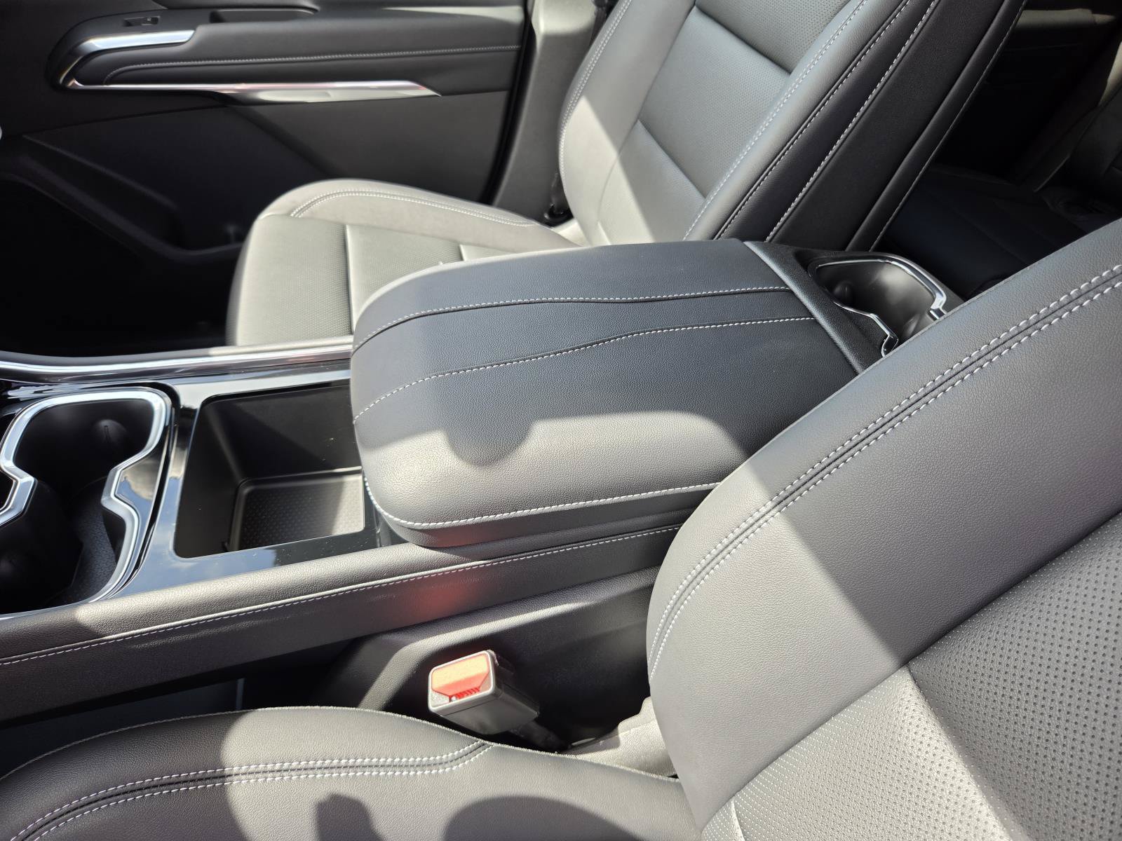 New 2027 Chevrolet Traverse LT w/ Midnight/Sport Edition FWD image 19