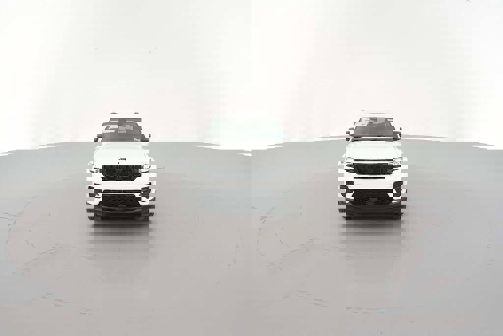 New 2025 Jeep Grand Cherokee Altitude image 2