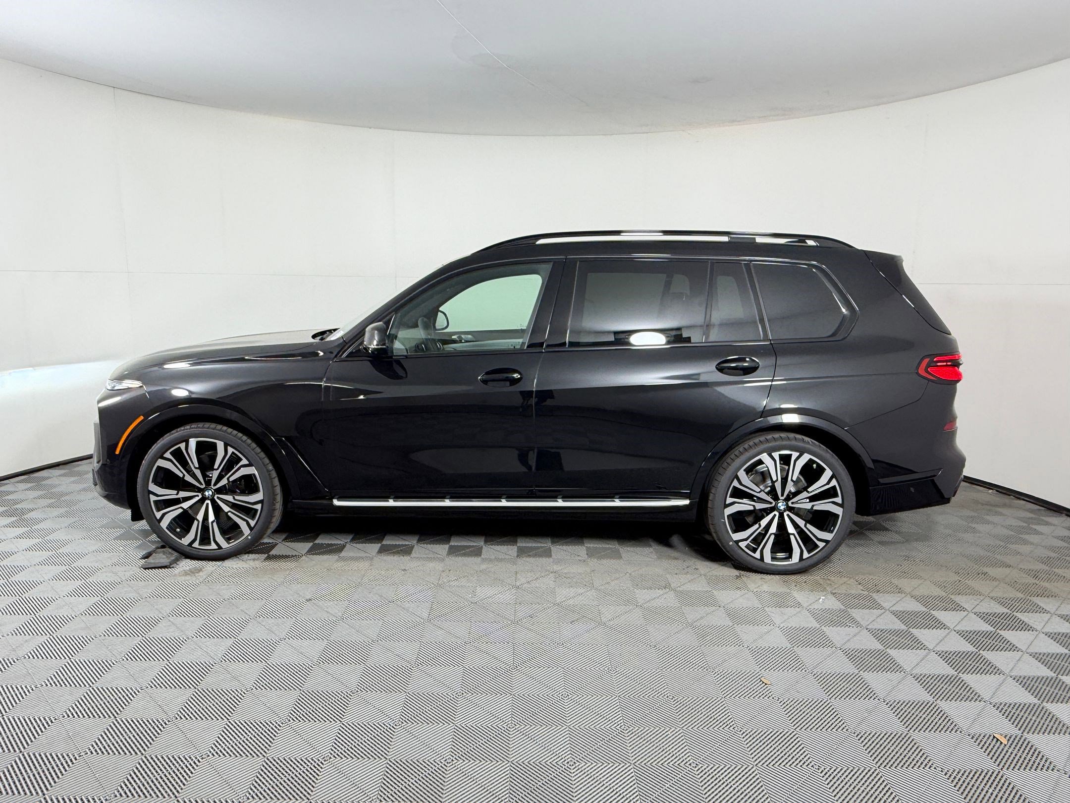 New 2027 BMW X7 xDrive40i AWD/4WD image 2