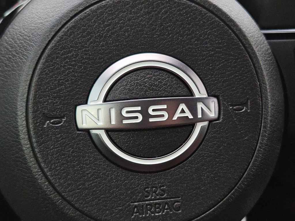 Used 2024 Nissan Pathfinder Platinum image 21