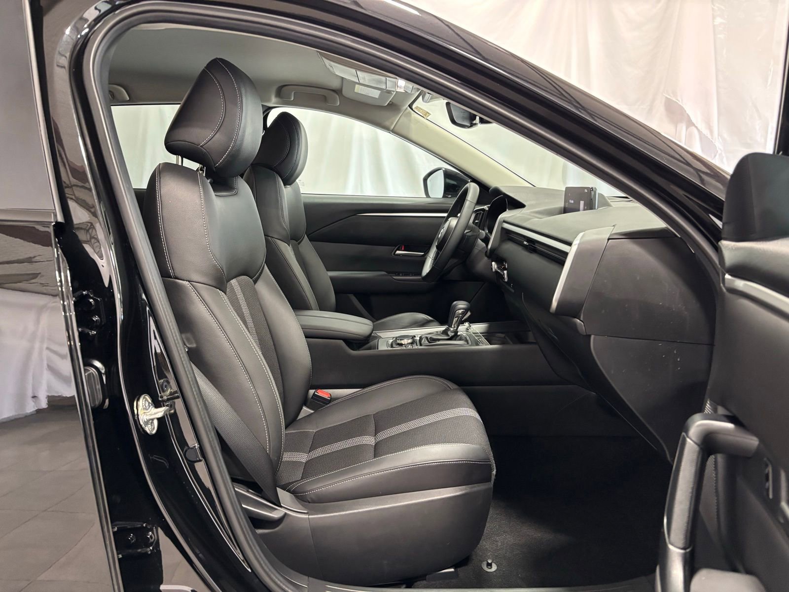 Certified 2025 MAZDA CX-50 AWD 2.5 S w/ Cargo Package image 15