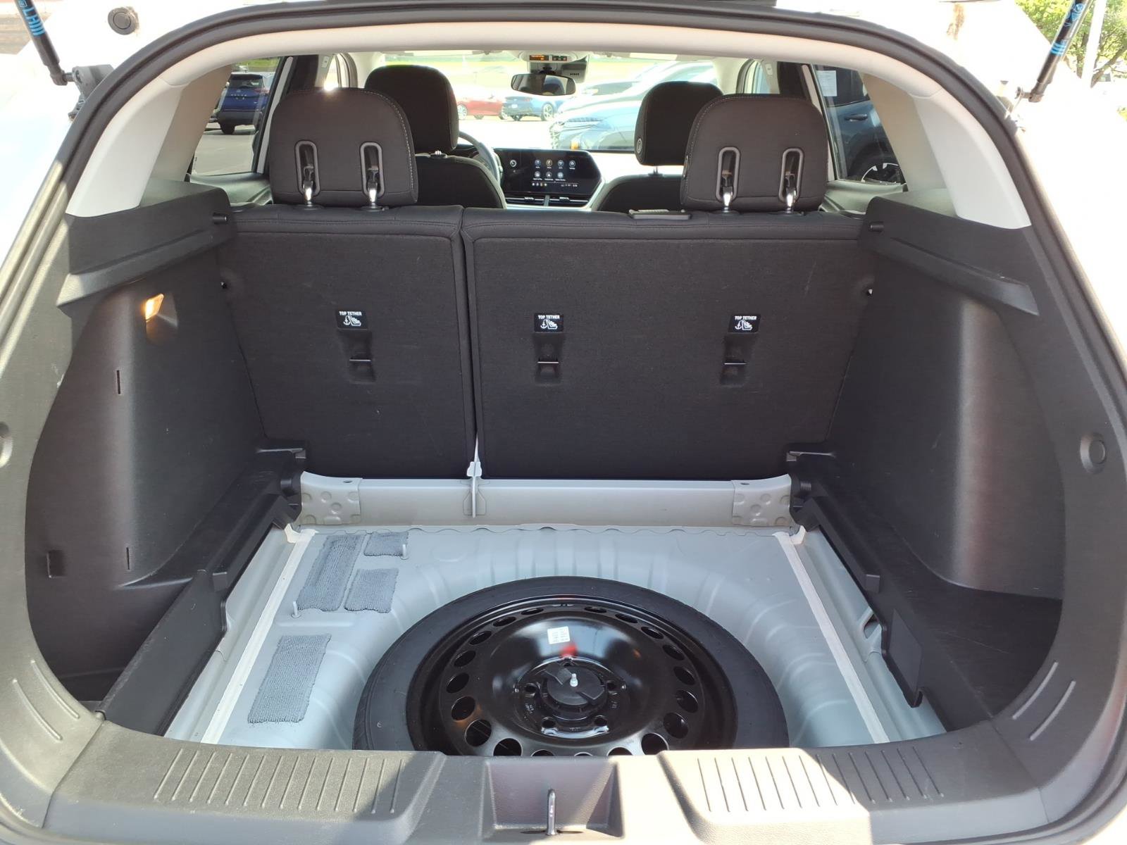 Used 2024 Chevrolet Trax LS FWD image 28