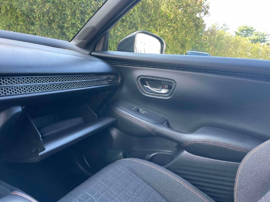 Certified 2025 Honda HR-V Sport image 34