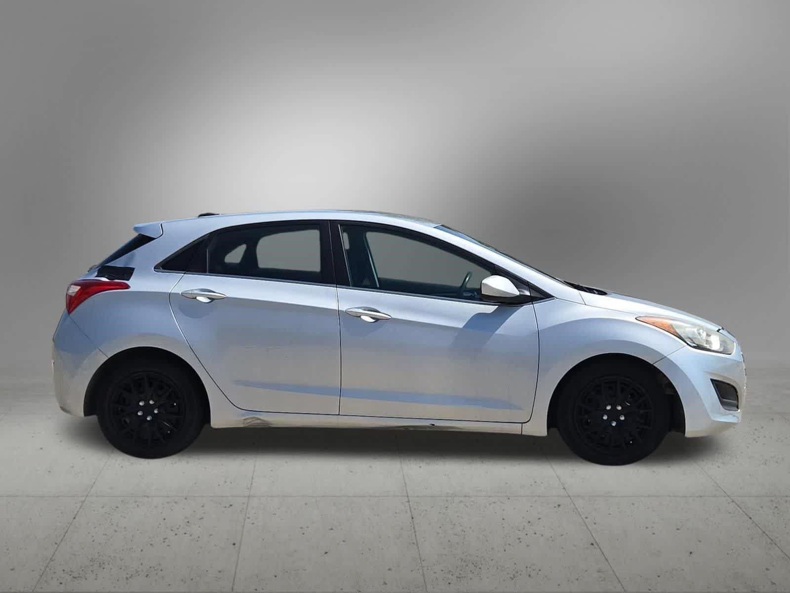 Used 2017 Hyundai Elantra GT FWD image 7